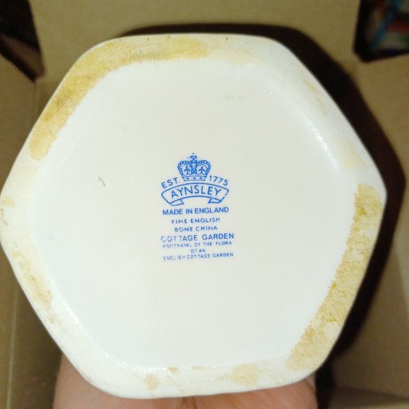 Vintage Aynsley Vase Made in England - Picture 4 of 6